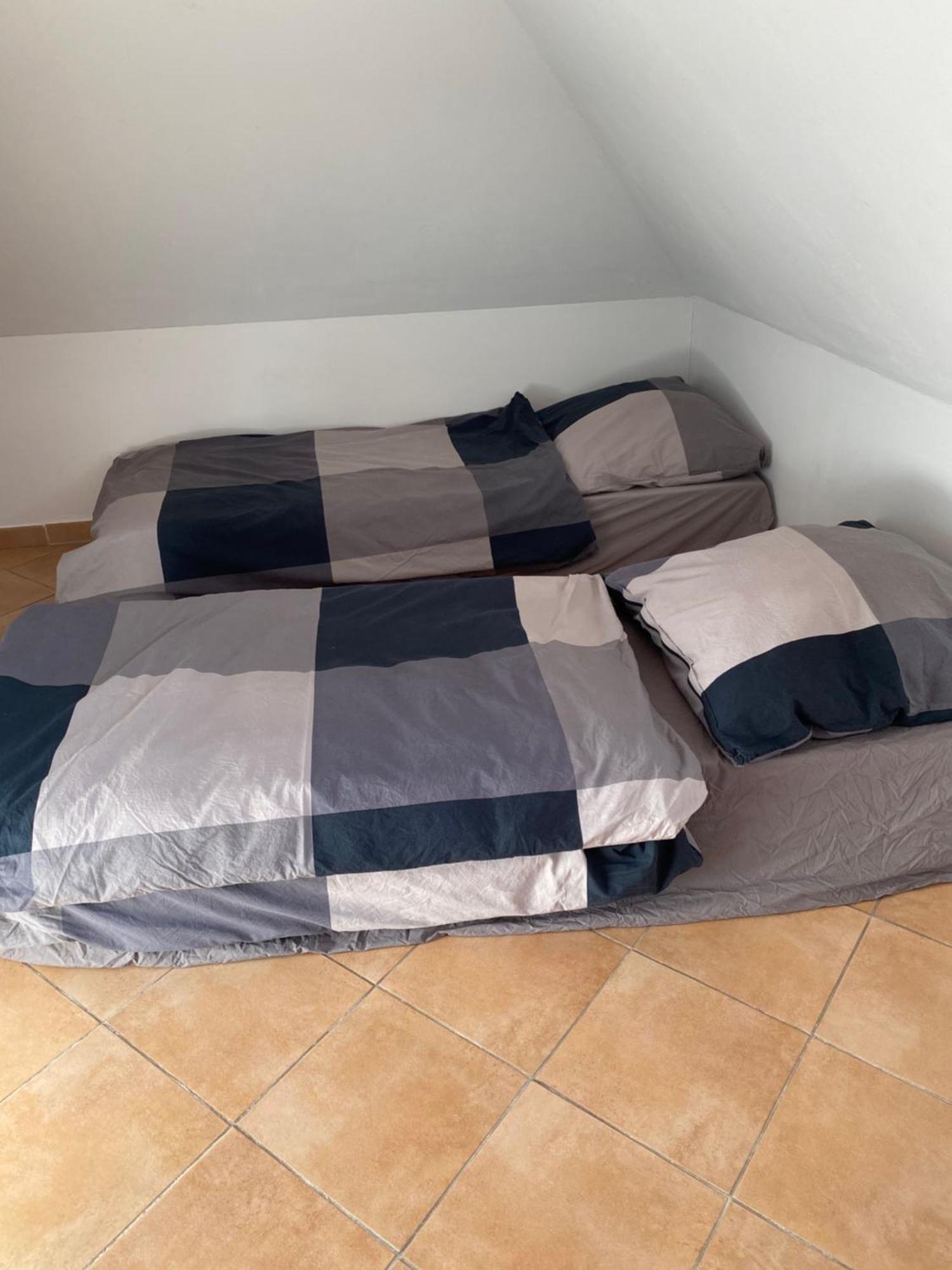 Helle Und Ruhige Dachgeschosswohnung Appartement München