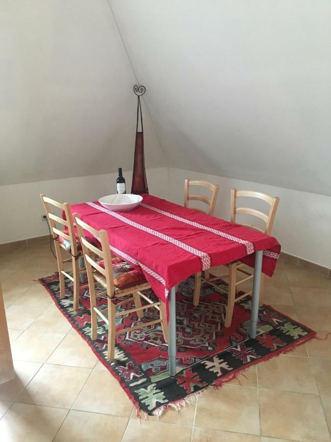 Appartement Helle Und Ruhige Dachgeschosswohnung *