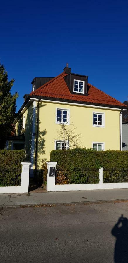 Appartement Helle Und Ruhige Dachgeschosswohnung *